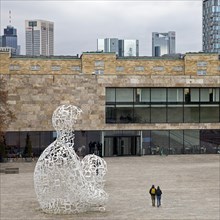 Artwork Body of Knowledge by Jaume Plensa on the Westend Campus of Goethe University