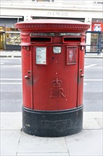 Royal Mail letterbox in London