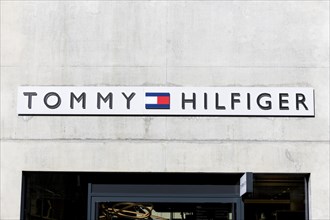 Logo of the fashion company TOMMY HILFIGER