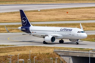 A Lufthansa Airbus A320neo with the registration D-AINW at Munich Airport