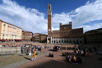 Piazza del Campo and Torre del Mangia