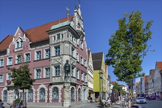Town hall with statue of Georg von Frundsberg on Marienplatz