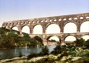 Roman bridge over the Gard
