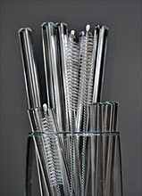 Glass drinking straws and cleaning brushes