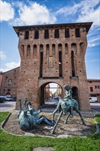 Sculpture I Cavalieri in Battaglia in front of Porta Ferrara