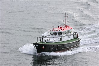 Pilot boat on the Firth of Forth near Edingburgh