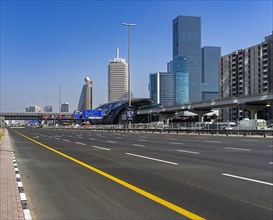 Complete closure of Sheik Zayed Road in the direction of Abu Dhabi