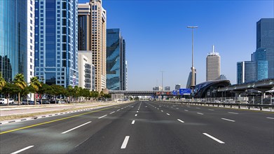 Complete closure of Sheik Zayed Road in the direction of Abu Dhabi