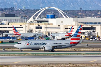 An American Airlines Boeing 737-800 aircraft with the registration number N826NN at Los Angeles Airport