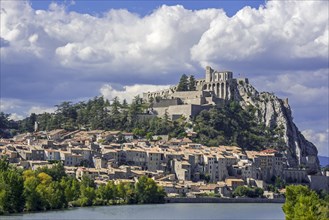 Citadel and the city Sisteron on the banks of the River Durance