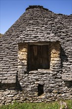 Detail of dry stone hut at the Cabanes du Breuil