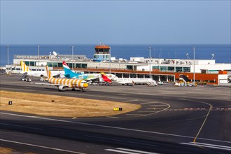 A Condor Airbus A320 aircraft with the registration D-AICU at Funchal Airport