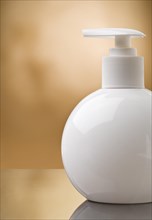 Copyspace round white spray bottle
