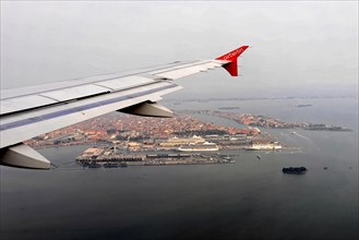 Landing approach to Venice