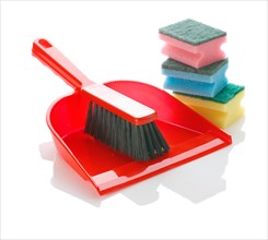 Brush on dustpan with sponges