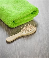 Hairbrush with towel