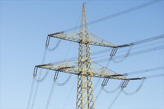 High-voltage pylon