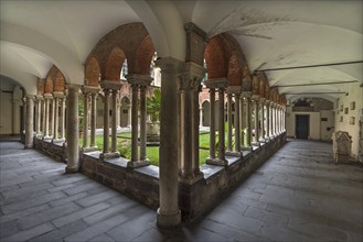 Historic cloister of the Chiesa di San Matteo 1125