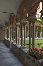 Historic cloister of the Chiesa di San Matteo 1125