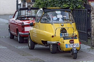Vintage BMW Isetta 300 motor coupe with trailer