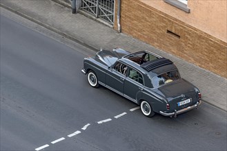 Vintage Mercedes-Benz 220 S