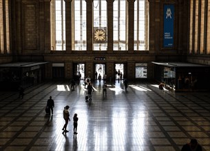 View of the entrance hall at Leipzig main station