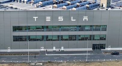 Aerial view of Tesla Gigafactory