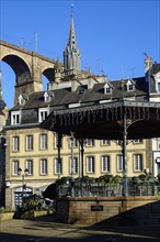 Place des Otages with bandstand, viaduct of the Paris-Brest railway line, Saint Melaine church,
