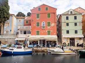 Colourful houses and boats in the harbour, Veli Losinj, Losinj Island, Kvarner Bay, Croatia, Europe