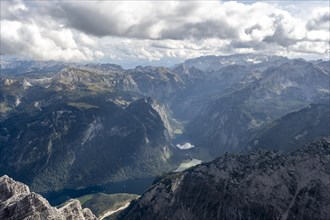 View from the rocky summit of the Watzmann Mittelspitze, view of mountain panorama with Steinernes