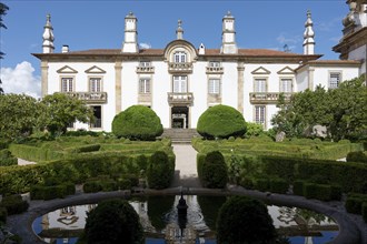 Fountain, Jardim das Camelias, Mateus Palace (Fundacao da Casa de Mateus), Mateus, Vila Real,
