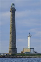View from Porz Grach to the lighthouse Phare de l'Ile Vierge in the Lilia Archipelago, with 82, 5