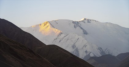 Sunrise at Lenin Peak, Trans Alay Mountains, Pamir Mountains, Osh Province, Kyrgyzstan, Asia