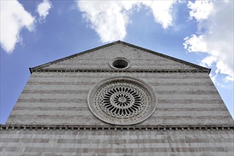 Entrance facade, Santa Chiara, Assisi, Umbria, Italy, Europe