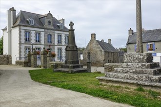Town hall square with town hall and memorial to the fallen, Plouneour-Trez,