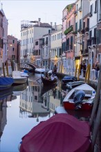 Gondola on the Rio della Eremite, Sestiere Dorsoduro, Venice, Veneto, Italy, Europe