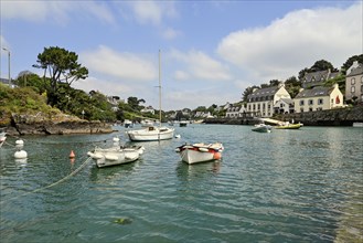 Bay with Doelan harbour and boats, Clohars-Canoet, Finistere, Brittany, France, Europe