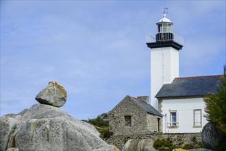 Lighthouse and beach at the Pointe de Pontusval, Plouneour-Brignogan-Plage, department Finistere