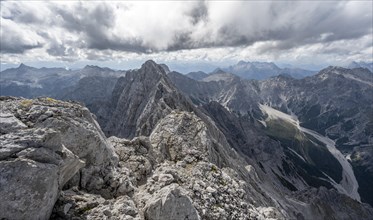 Rocky mountain ridge with Watzmann Suedspitze, view from the Watzmann Mittelspitze, Berchtesgaden