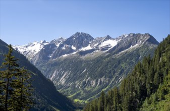 Rocky mountain peaks Grosser Greiner and Kleiner Greiner with snow, Zillertal Alps, Tyrol, Austria,