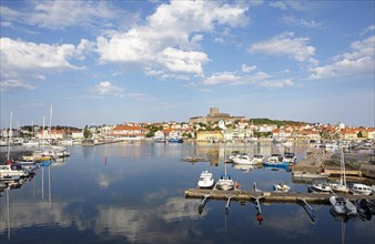 Marstrandsoe archipelago, harbour in front, Carlsten fortress behind, Marstrand, Vaestra Goetalands