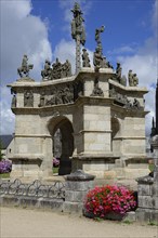 Calvary Calvaire, enclosed parish of Enclos Paroissial de Pleyben from the 15th to 17th century,