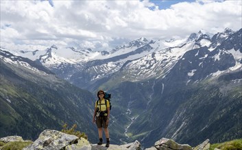 Mountaineer on hiking trail, Berliner Hoehenweg, mountain panorama with mountain valley Zemmer