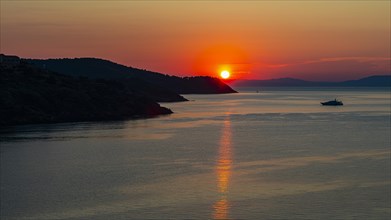 Sunrise in the Baia di Mola bay off Porto Azzurro, Elba, Tuscan Archipelago, Tuscany, Italy, Europe