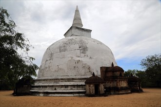 UNESCO World Heritage Site, the ancient city of Polonnaruwa, Sri Lanka, Asia, Alahana Pirivena