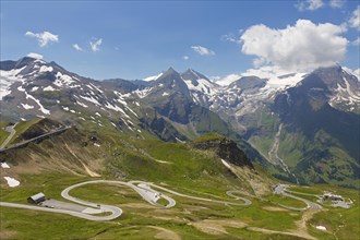 Serpentine curves on the Grossglockner High Alpine Road, Grossglockner-Hochalpenstrasse, scenic