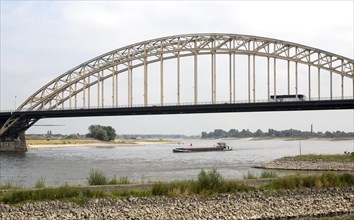 Waalbrug bridge crossing River Waal, Nijmegen, Gelderland, Netherlands