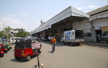 Fort railway station, Colombo, Sri Lanka, Asia