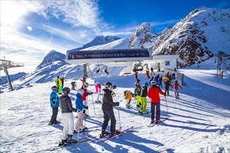 Seiterkar chairlift, Tiefenbachferner glacier ski area, Soelden, Tyrol
