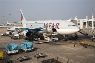 Qatar Airways plane, Bandaranayake International Airport, Colombo, Sri Lanka, Asia